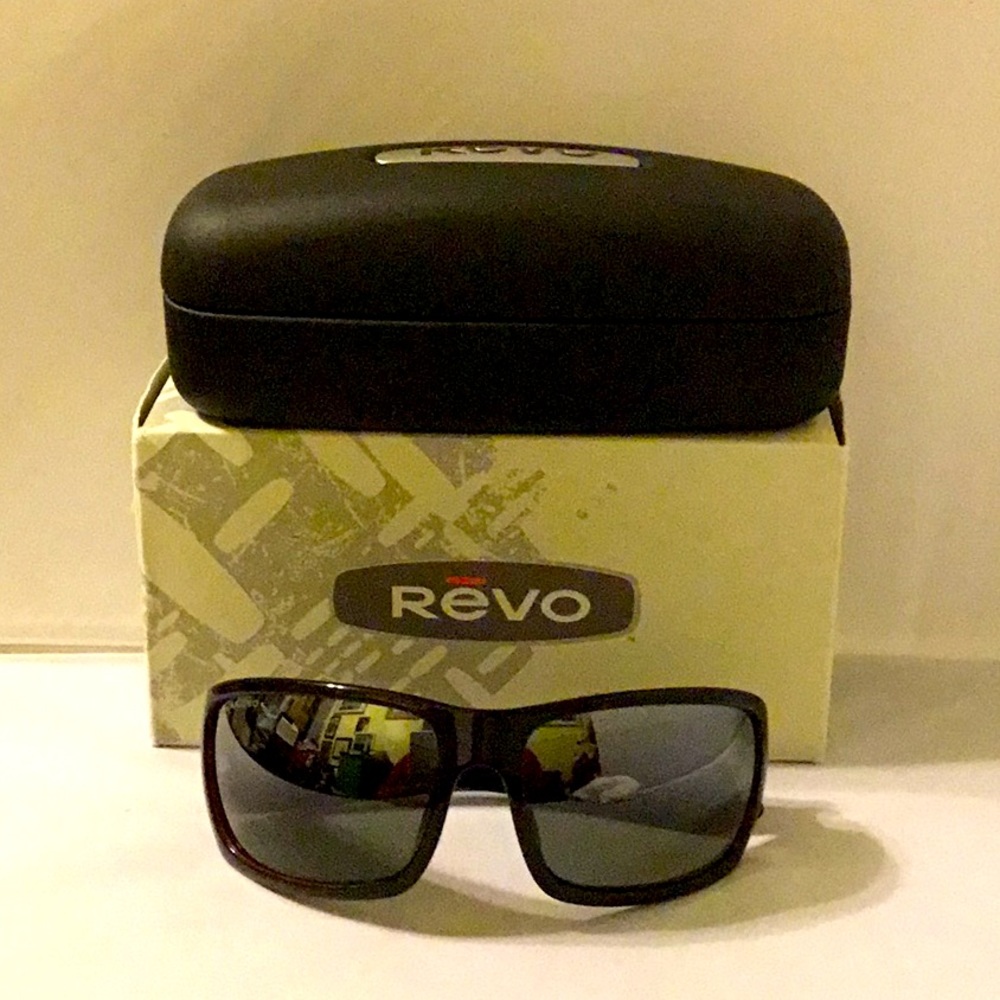 REVO WAYPOINT SUNGLASSES POLARIZED.